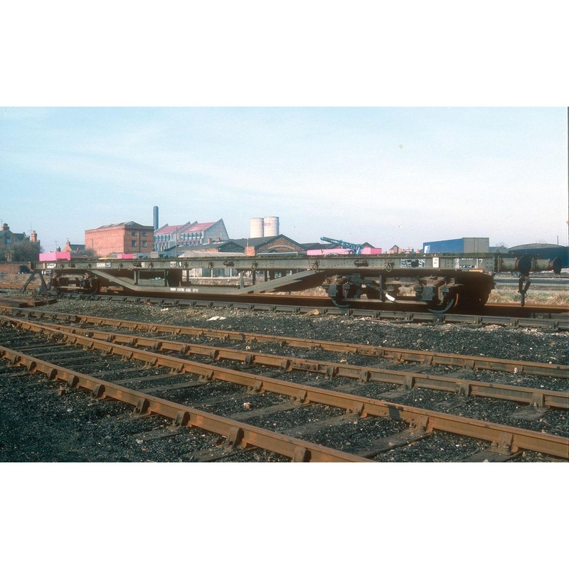 OO BR, YMO ‘Salmon’ Bogie Wagon – Era 6