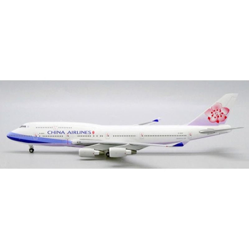China Airlines B747-400 Flaps Down B-18212