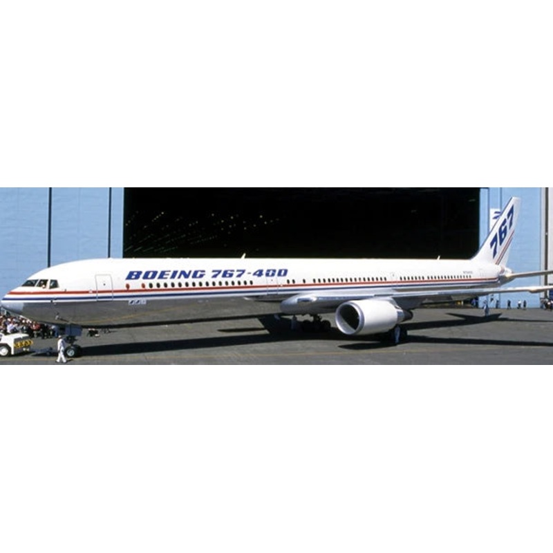 House Color B767-400ER N76400