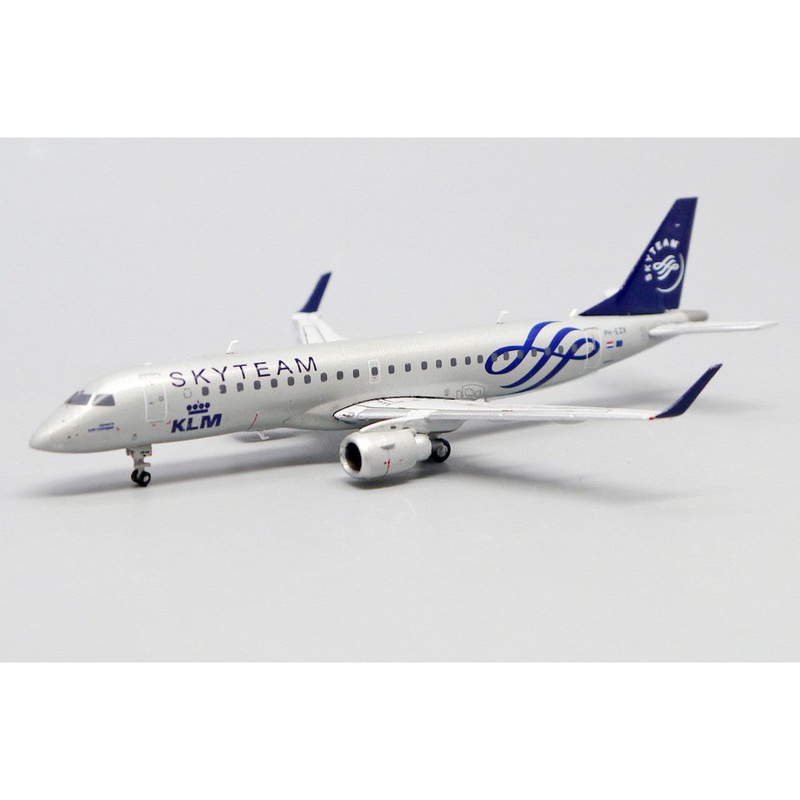 KLM Cityhopper Embraer 190 PH-EZX “Skyteam”