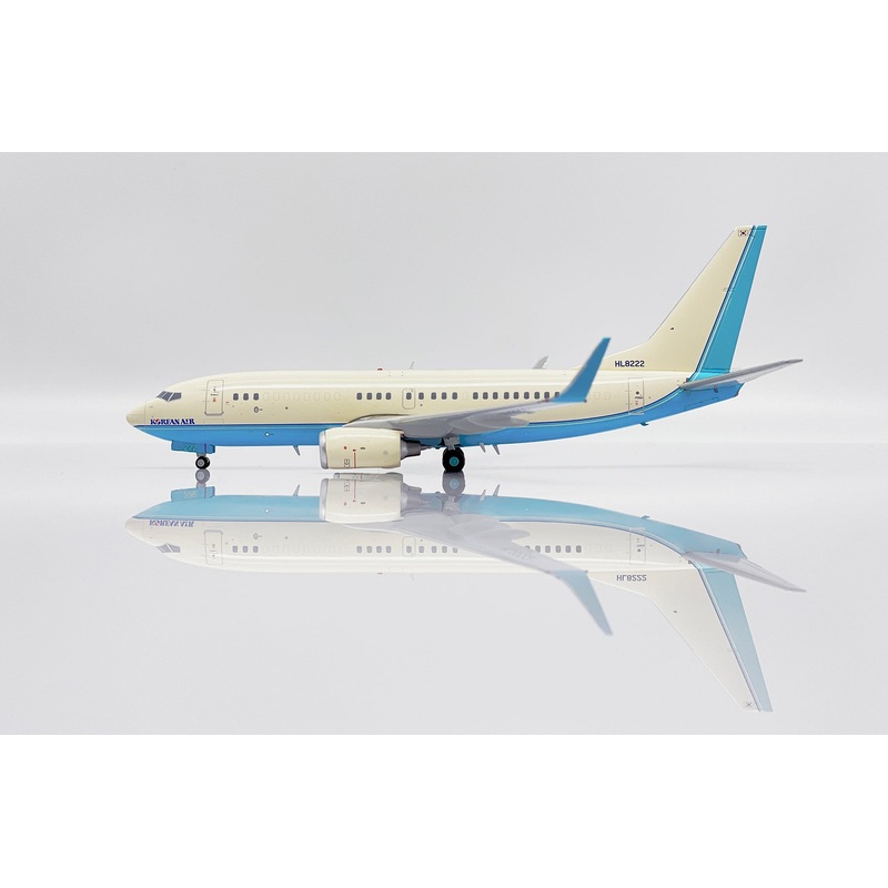 Korean Air B737-700 BBJ HL8222