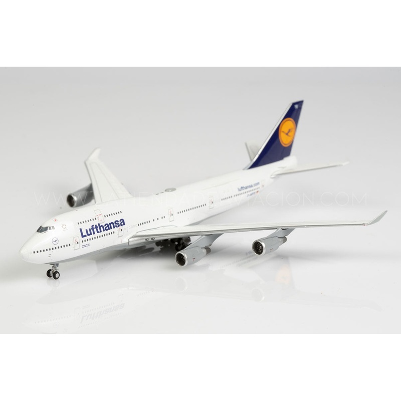 Lufthansa B747-400 D-ABTE (with Limited Edition Aviation Tag)