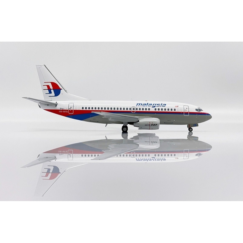 Malaysia Airlines B737-500 9M-MFB