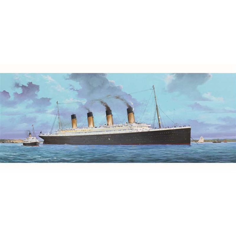 03719 1/200 Titanic with  LED Light Set Plastic Model Kit