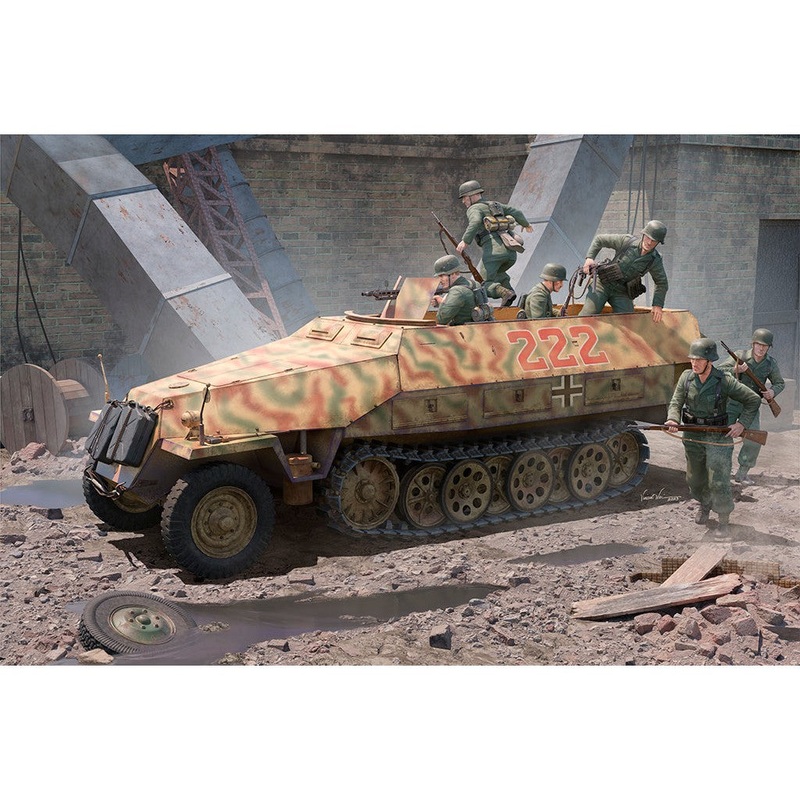 1/16 Sd.Kfz 251D Plastic Model Kit