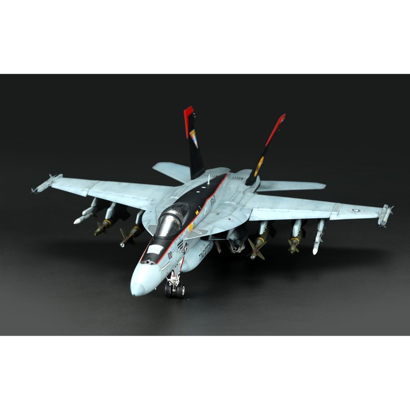 1/48 Boeing F/A-18E Super Hornet Plastic Model Kit