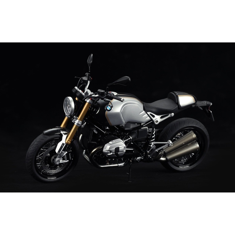 1/9 BMW R nineT Plastic Model Kit