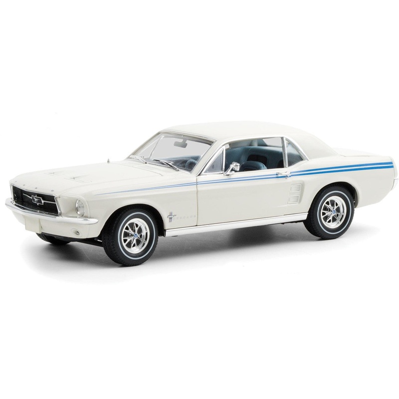 1/18 1967 Ford Mustang Pacesetter Special White