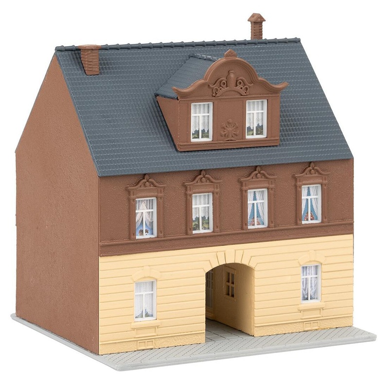 N Town House with Drive-Through