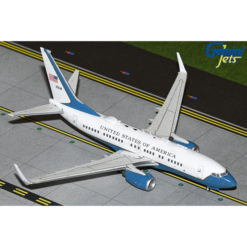 1/200 U.S. Air Force C-40B (B737-700) 01-0041