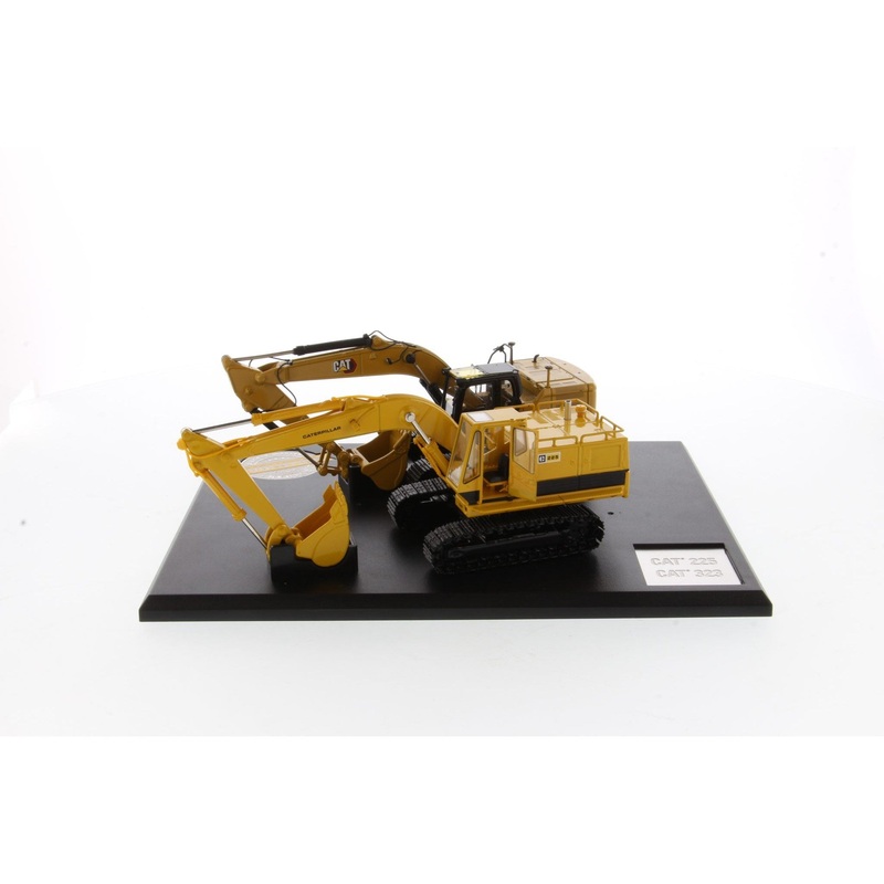 1/50 Caterpillar 225 & 323 Hydraulic Excavator Evolution Series