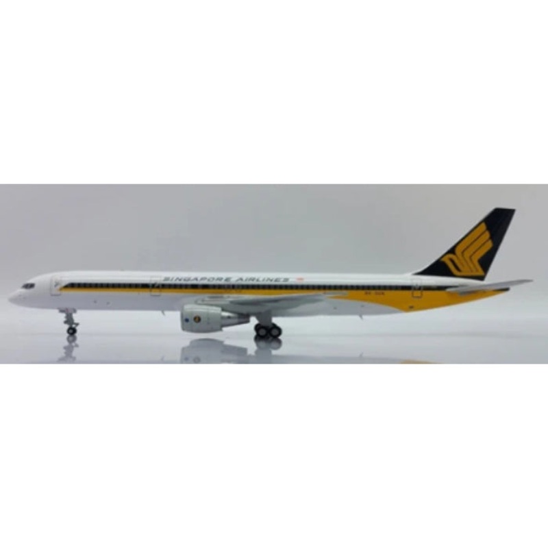 1/200 Singapore Airlines Boeing 757-200 “OC” Reg: 9V-SGN with Stand