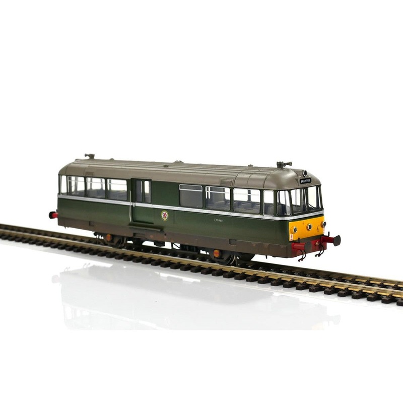 OO BR Green With Small Yellow Panels E79960 – Weathered 21-Pin