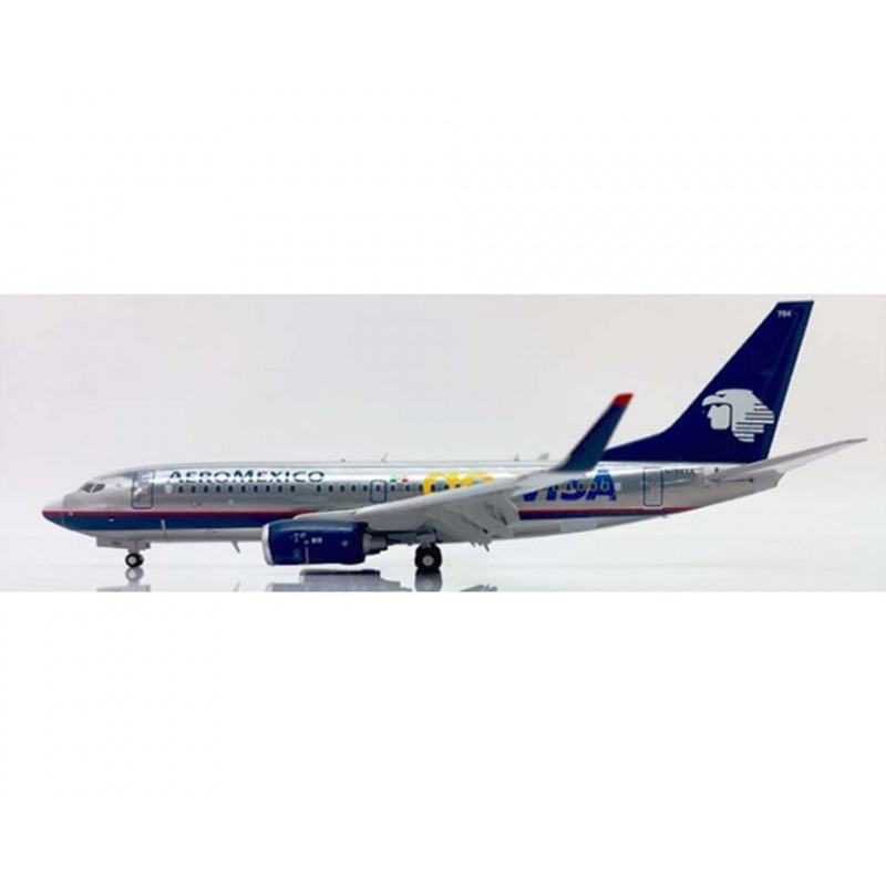 1/200 AeroMexico Boeing 737-700 “go VISA” “Polished” Reg: N784XA “Flaps Down” with Stand