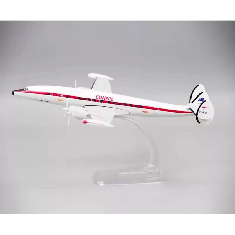 1/125 QANTAS Super Constellation
