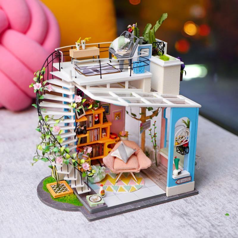 DIY Mini House Dora’s Loft