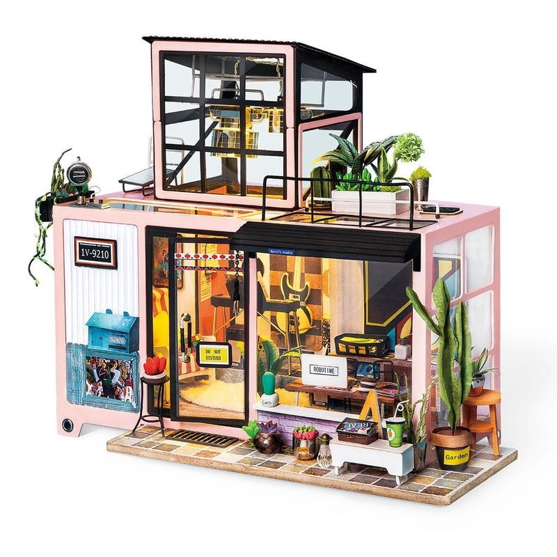 DIY Mini House Kevin’s Studio