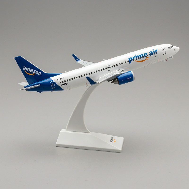 1/200 Amazon Prime Air Boeing 737-800(BCF) Reg: N7933A with Stand