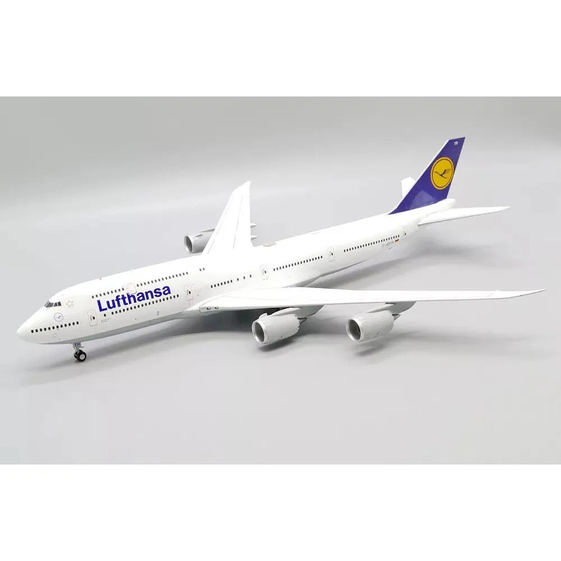 1/200 Lufthansa Boeing 747-8 “OC” Reg: D-ABYR with Stand