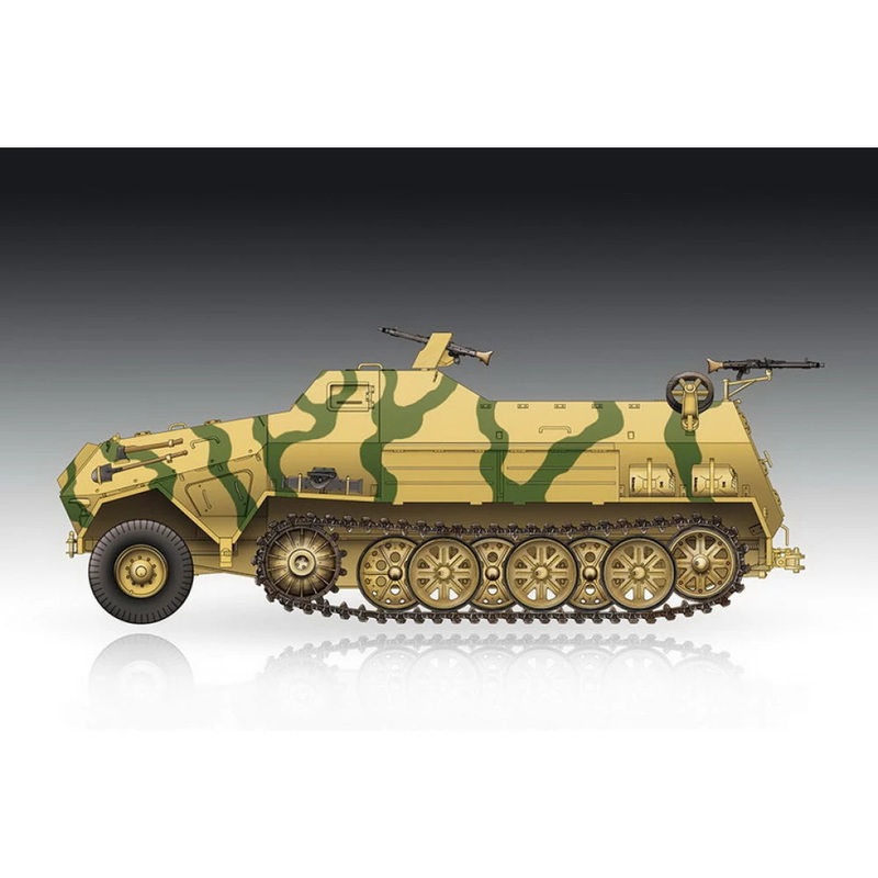 1/72 Sd.Kfz.8 Gepanzerte 12T Plastic Model Kit
