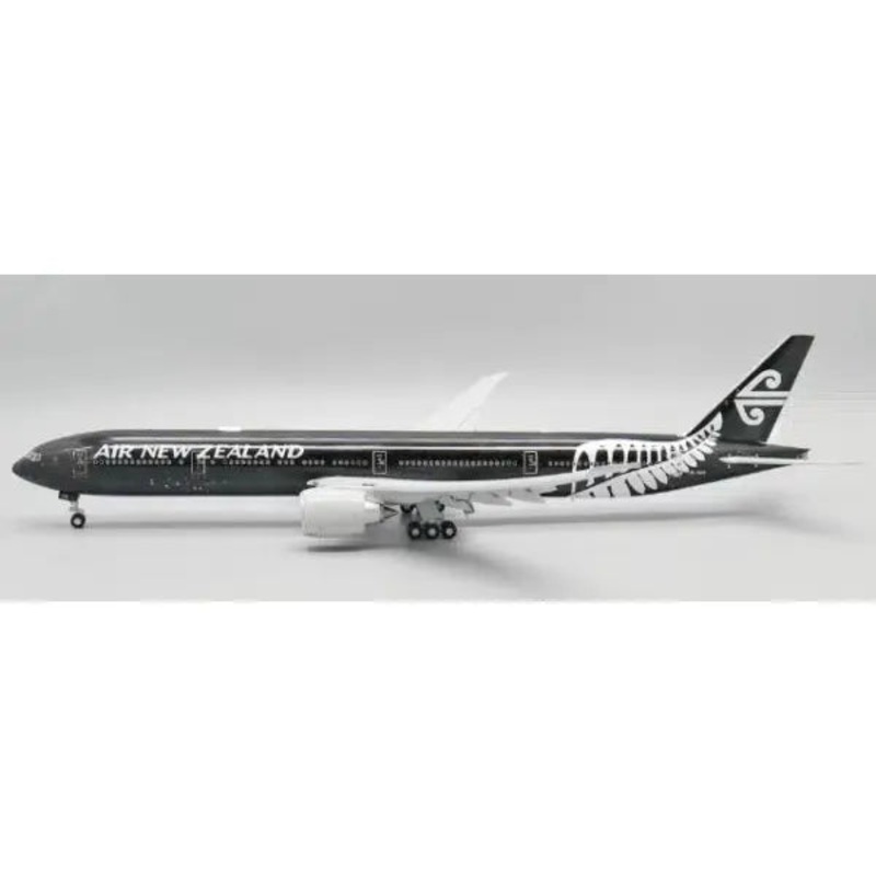 1/200 Air New Zealand Boeing 777-300ER “All Blacks” Reg: ZK-OKQ “Flaps Down” with Stand