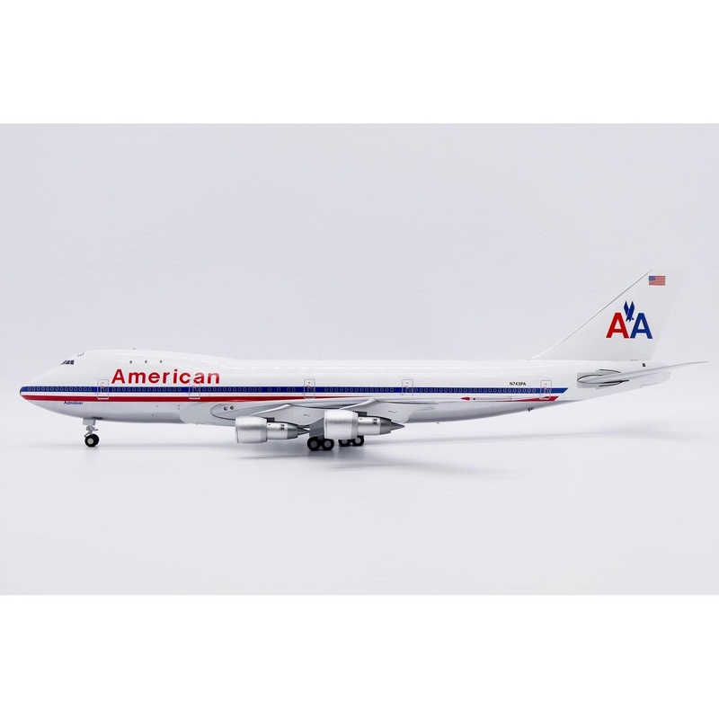 1/200 American Airlines Boeing 747-100 “White+Polished” Reg: N743PA with Stand