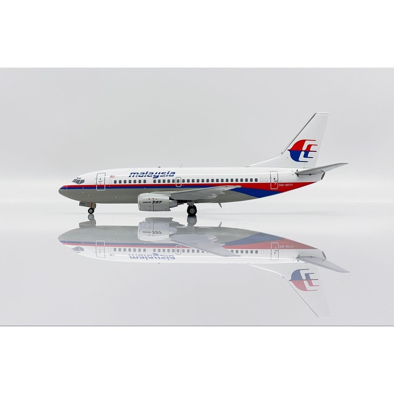 1/200 Malaysia Airlines Boeing 737-500 Reg: 9M-MFH with Stand