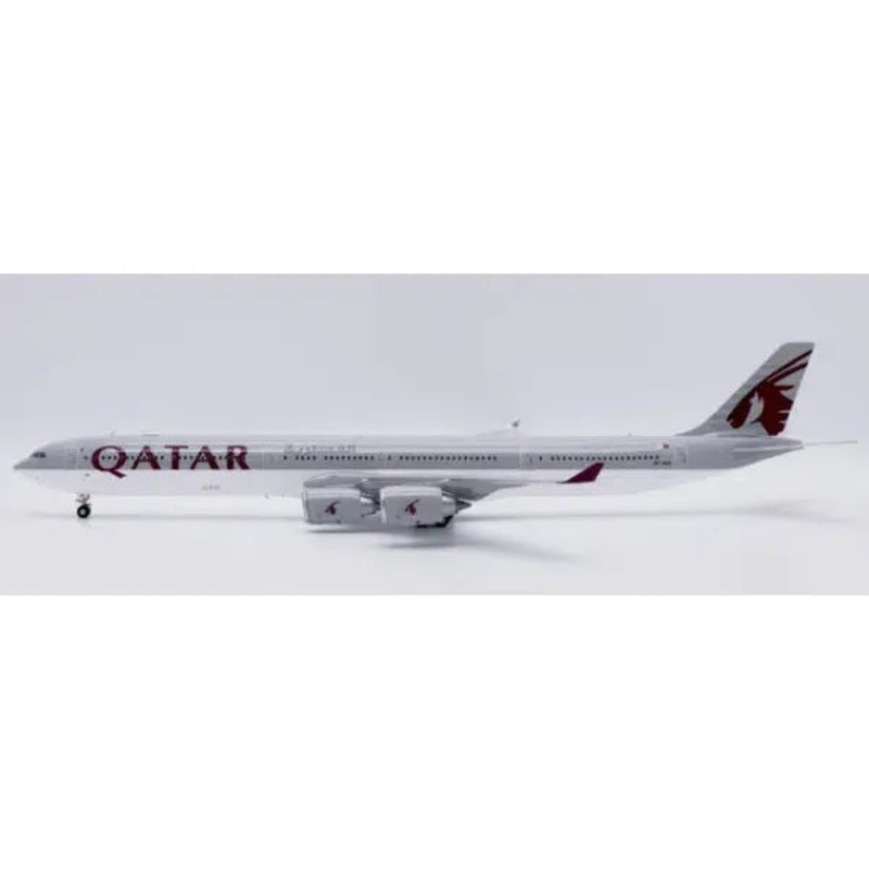1/200 Qatar Airways Airbus A340-600 Reg: A7-AGA with Stand