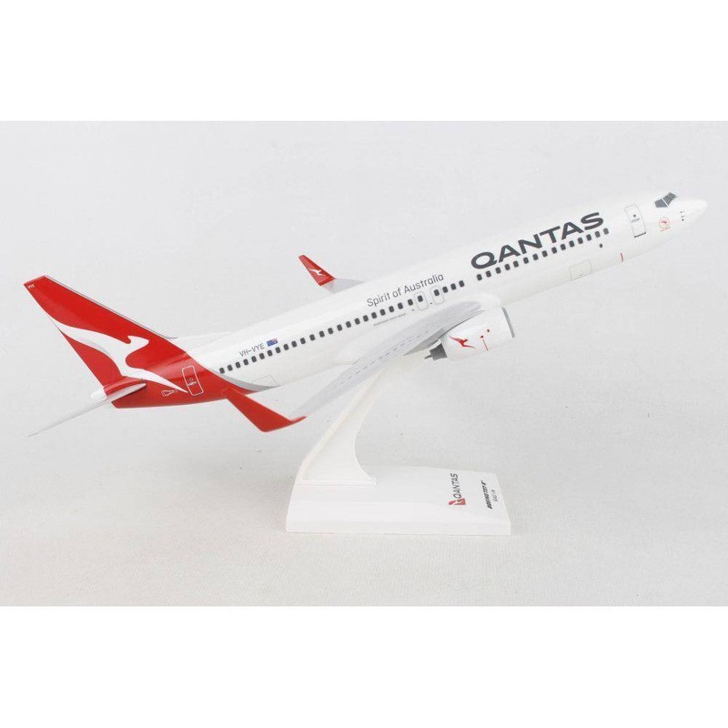 1/130 QANTAS B737800 New Livery