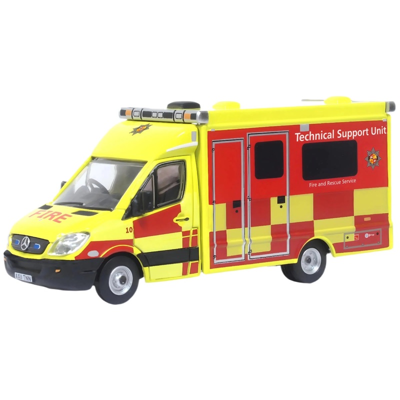1/76 Mercedes Bedfordshire Fire & Rescue Service