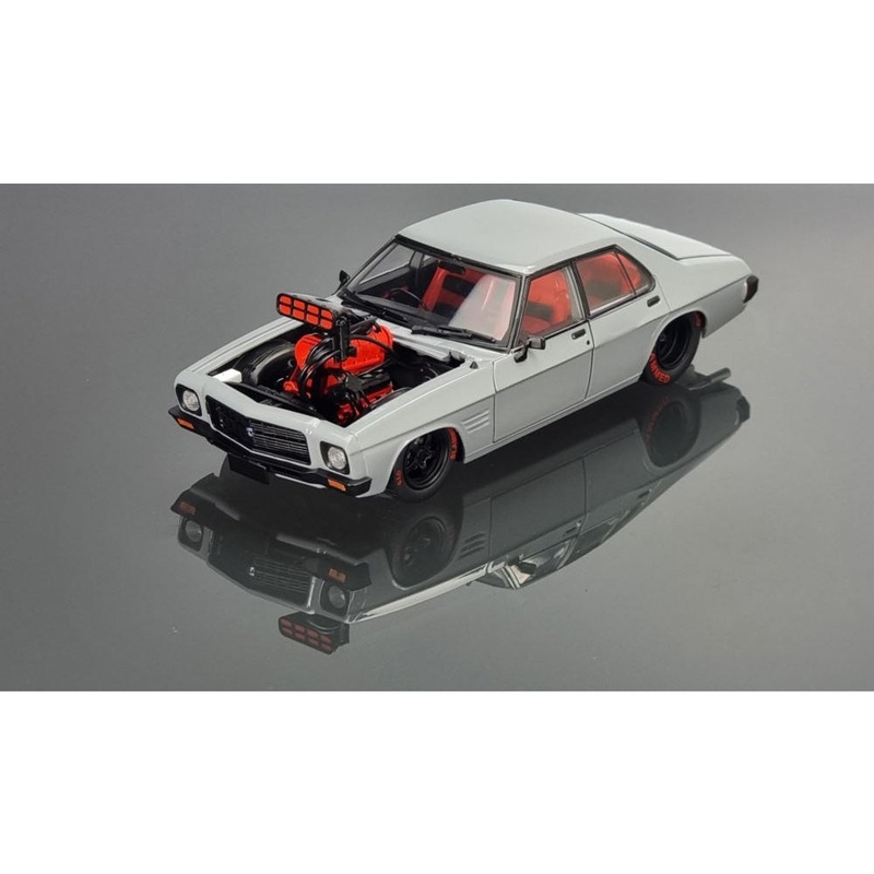 1/24 Cool Grey Blown HQ Custom Monaro