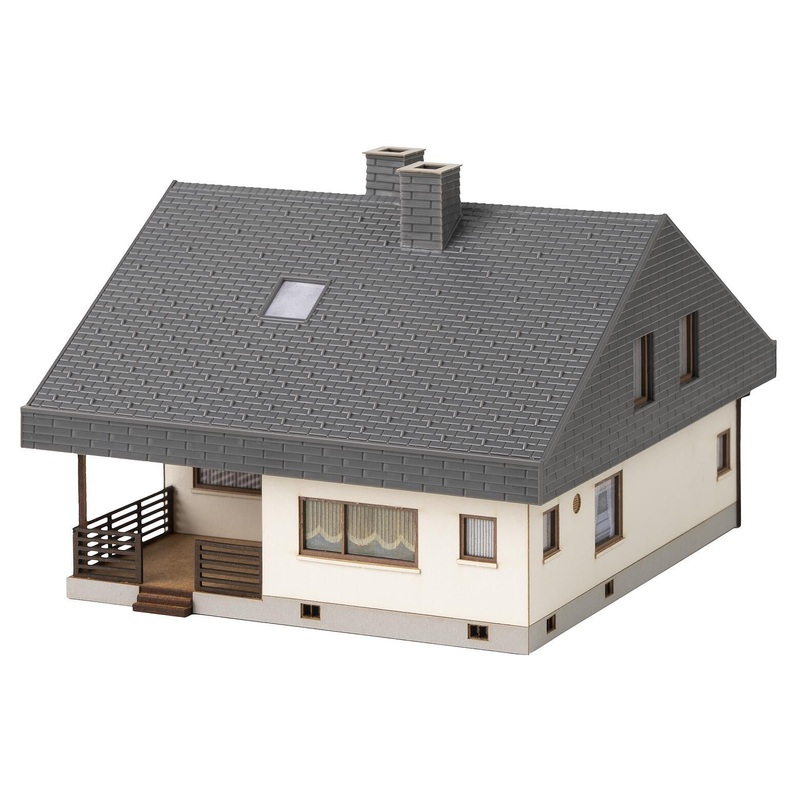 HO Bungalow with Sheets Roof