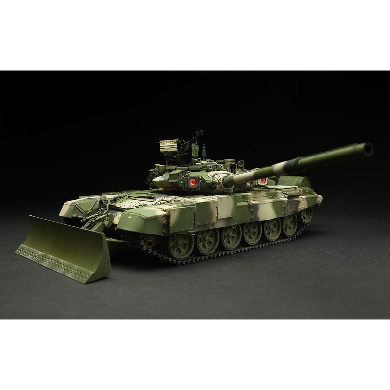 1/35 Russian Main Battle Tank T-90 with TBS-86 Tank Dozer