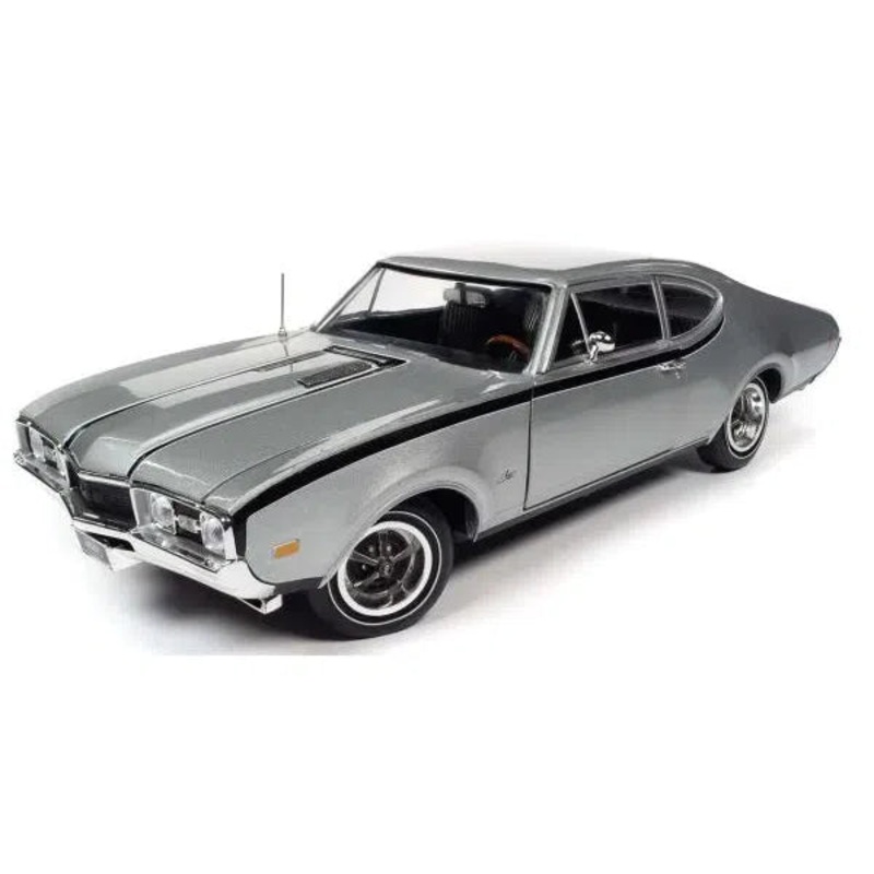 1/18 68 Olds Hurst 2 Door Post – MCACN