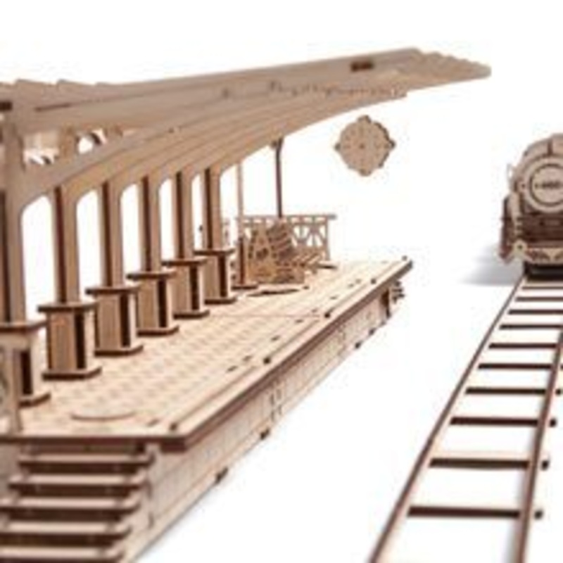 196pc Railway Platform